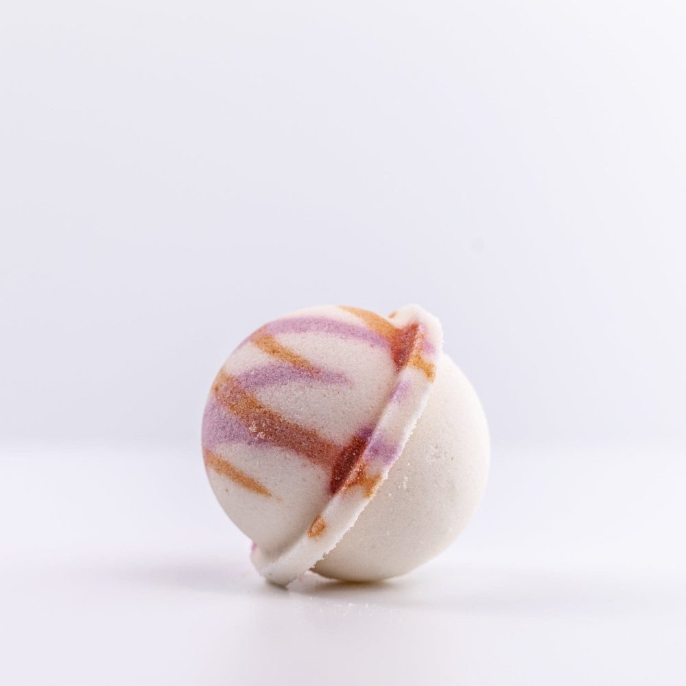 All Hail The Queen Bath Bomb - Image 6