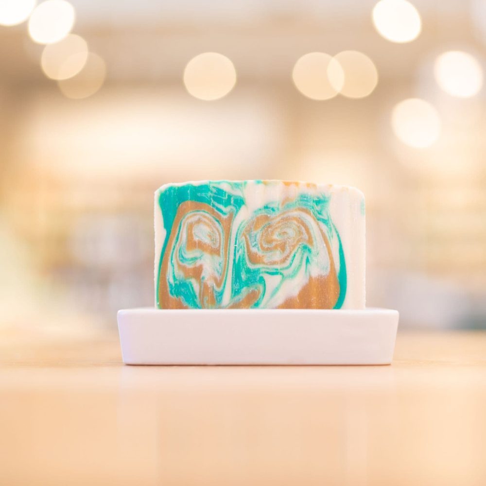 White Porcelain and Bamboo Soap Dish - Image 3