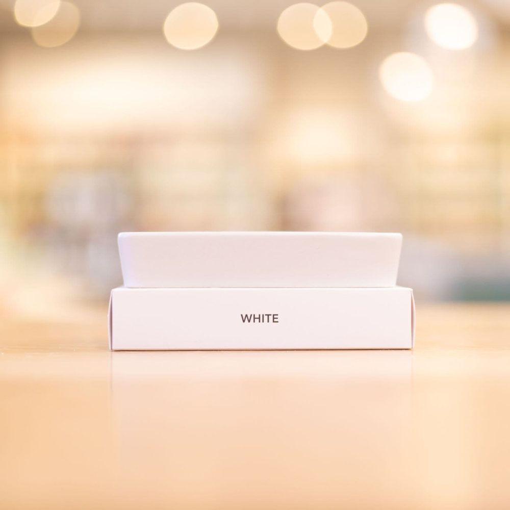 White Porcelain and Bamboo Soap Dish - Image 4